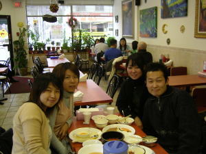 バサーストの韓国料理店にて。ひさびさの一緒のランチ、おいしかったよぉ！